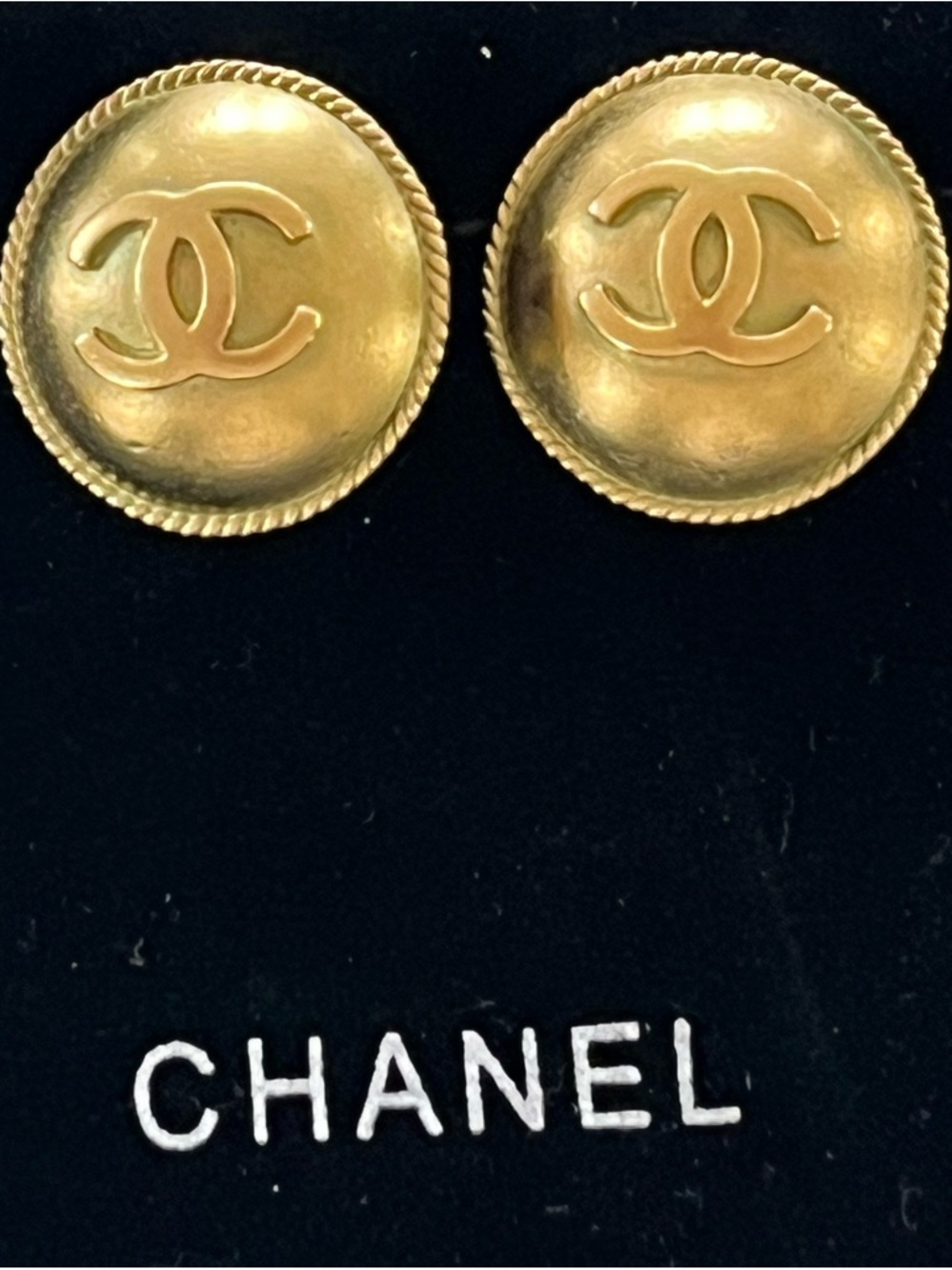 VINTAGE Chanel 1995 Spring CC Logo Round Rope ~1” Button Clip-On Earrings Gold - Picture 6 of 14